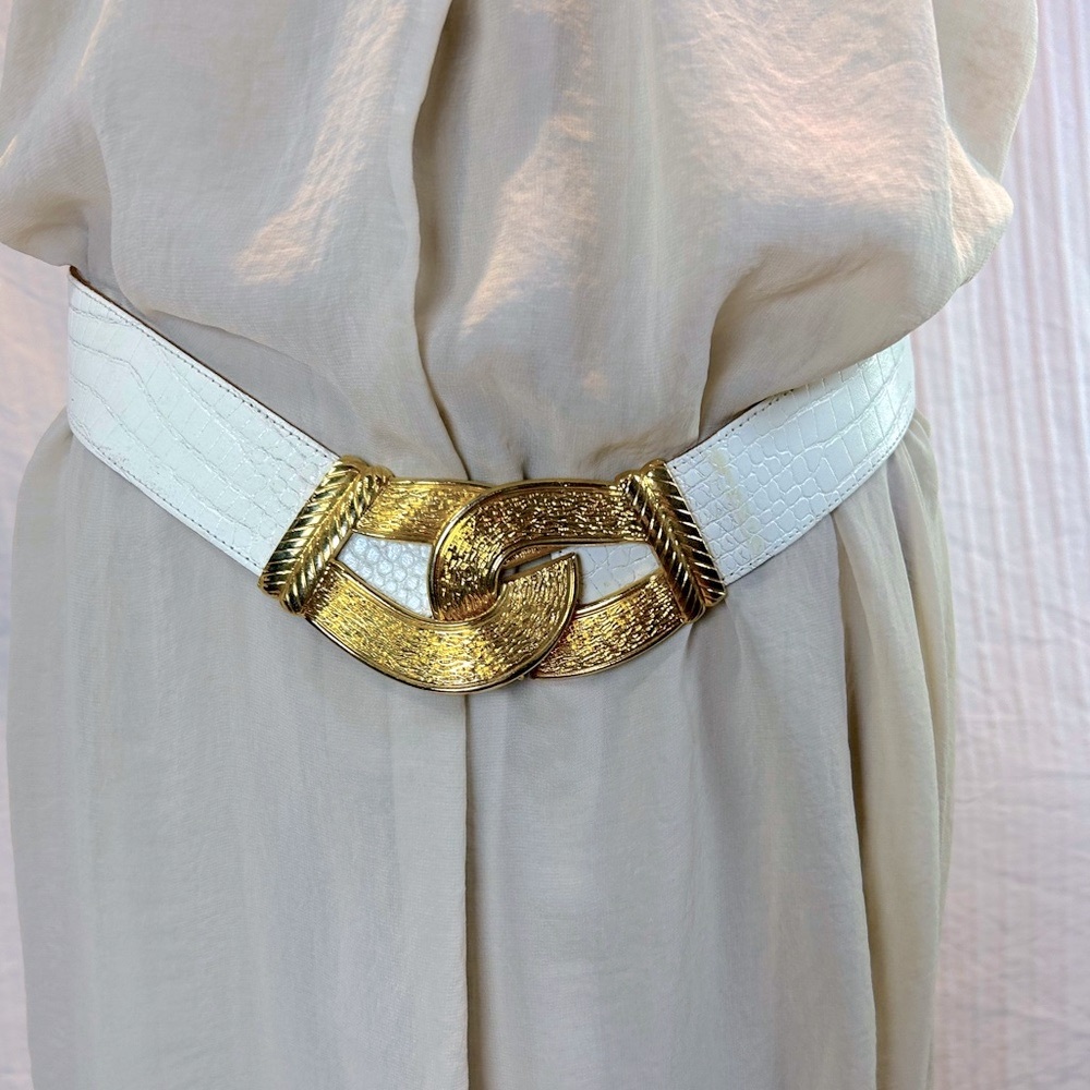 Gutos & Ruza Vintage Sz L Wide Statement Belt Art Deco
Gold Buckle White Leather